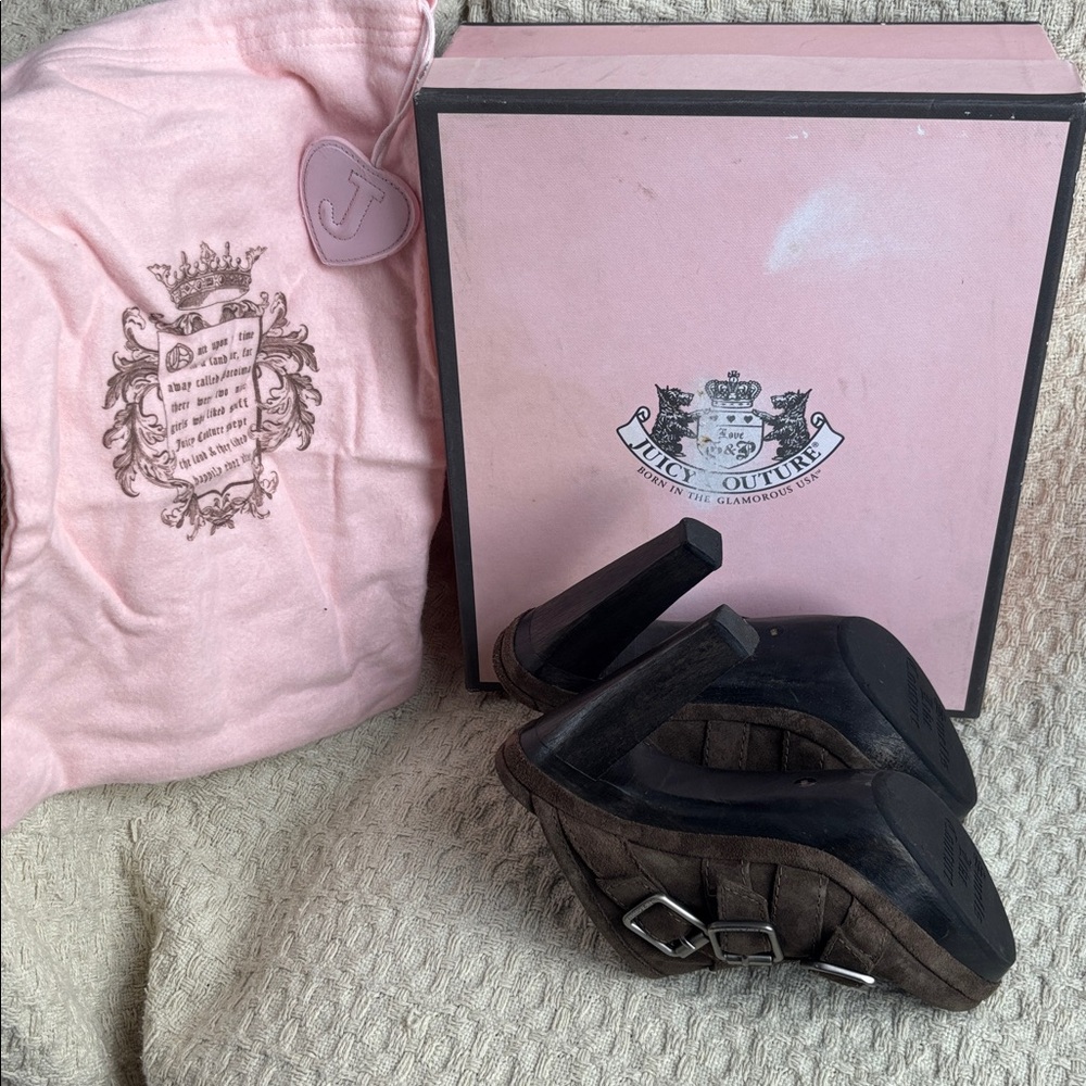 Juicy Couture Colette platform heels. - Picture 3 of 3